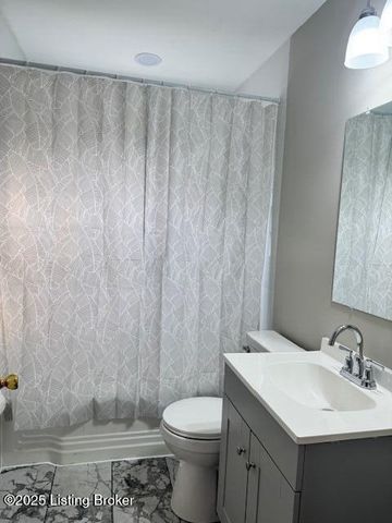 8501 Sally Dr, Louisville, KY 40258