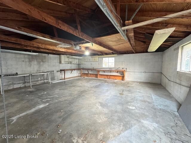 8501 Sally Dr, Louisville, KY 40258