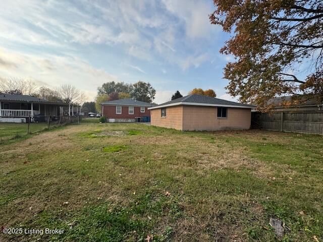 8501 Sally Dr, Louisville, KY 40258