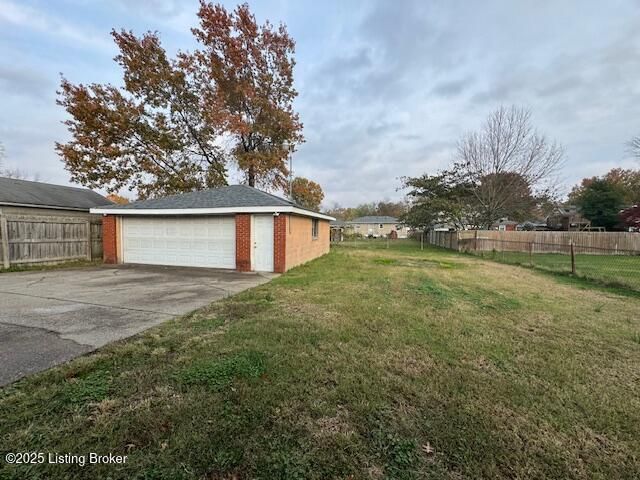 8501 Sally Dr, Louisville, KY 40258