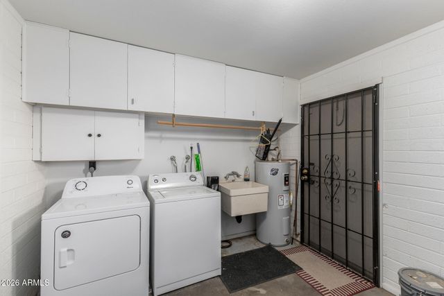 6037 E EVERGREEN Street, Mesa, AZ 85205