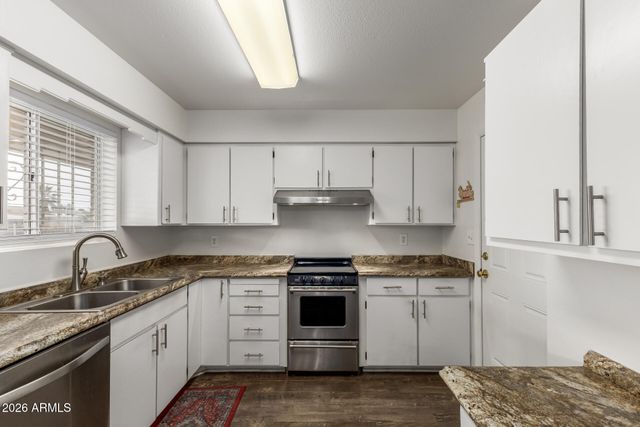 6037 E EVERGREEN Street, Mesa, AZ 85205