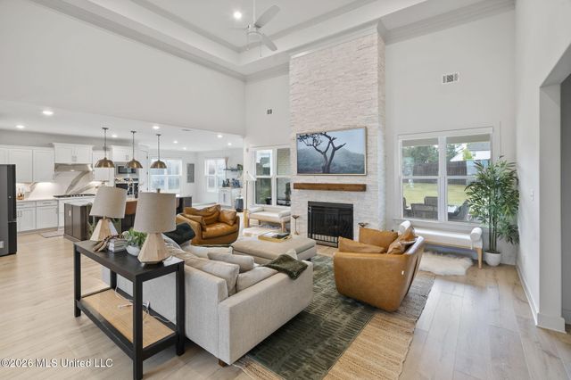 13764 S River Grove Lane, Olive Branch, MS 38654