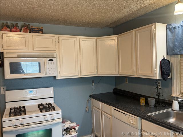 700 Perdue Avenue, Claremore, OK 74017