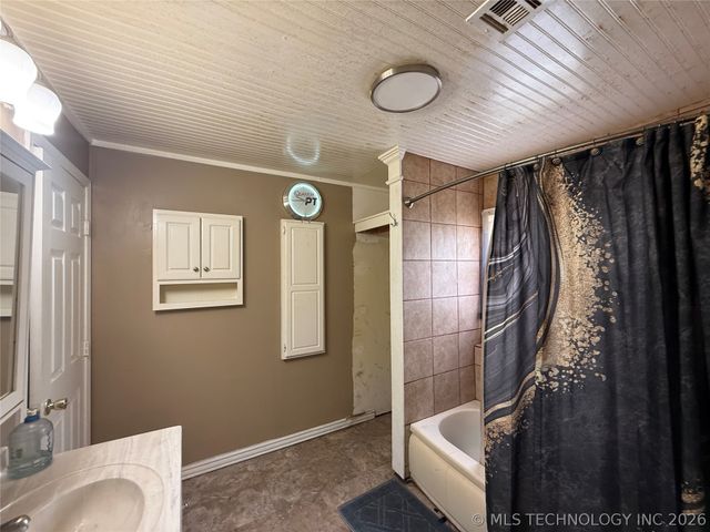 700 Perdue Avenue, Claremore, OK 74017