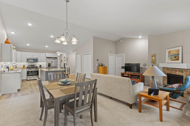 15000 Kingfisher Way, Grand Haven Twp, MI 49417