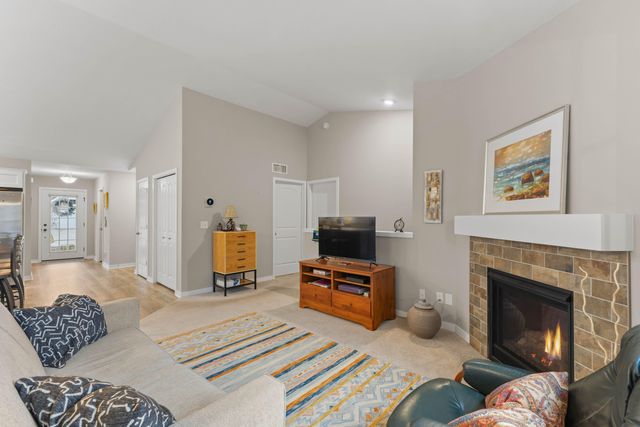 15000 Kingfisher Way, Grand Haven Twp, MI 49417