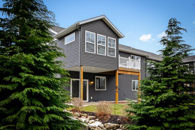 15000 Kingfisher Way, Grand Haven Twp, MI 49417