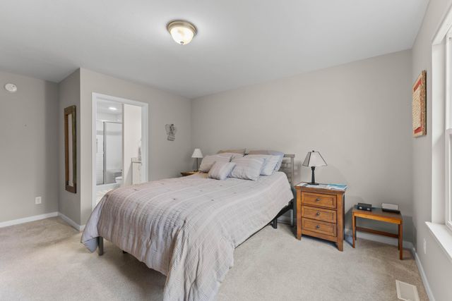 15000 Kingfisher Way, Grand Haven Twp, MI 49417