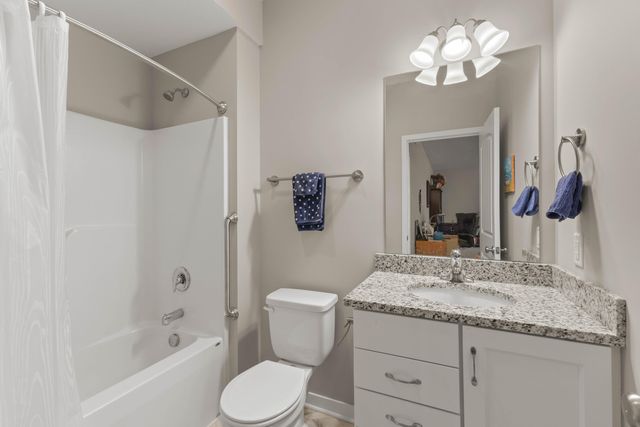 15000 Kingfisher Way, Grand Haven Twp, MI 49417