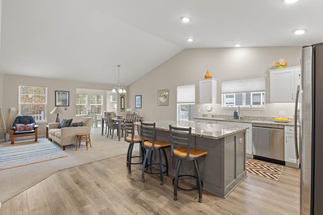 15000 Kingfisher Way, Grand Haven Twp, MI 49417