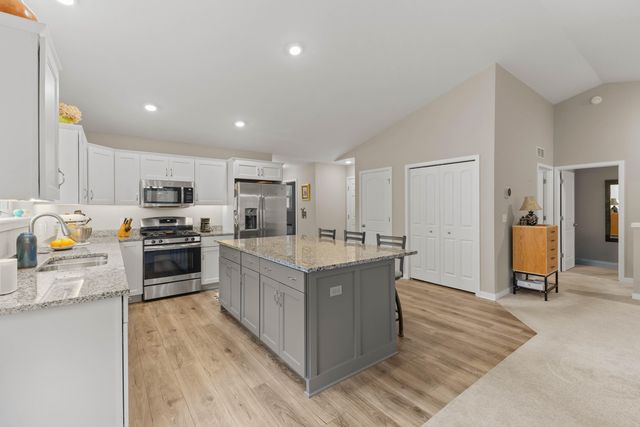 15000 Kingfisher Way, Grand Haven Twp, MI 49417