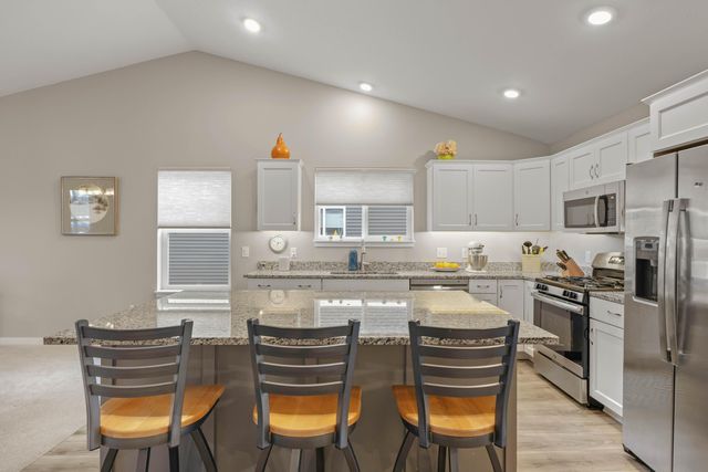 15000 Kingfisher Way, Grand Haven Twp, MI 49417