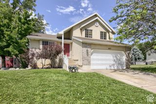 1657 N LEWIS AND CLARK DR, Centerville, UT 84014