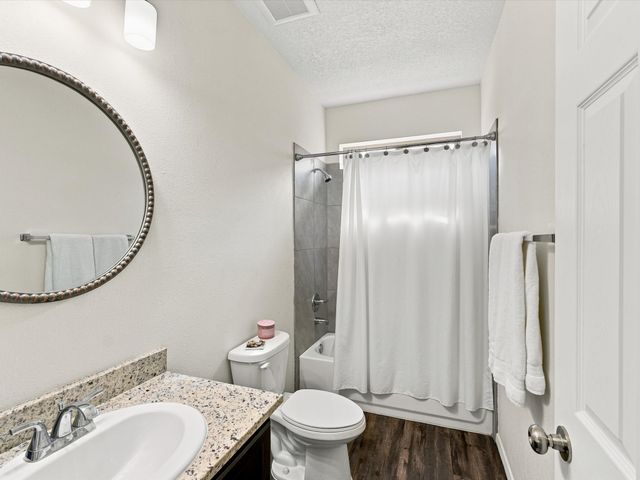 6331 Gannett Dr NE, Rio Rancho, NM 87144