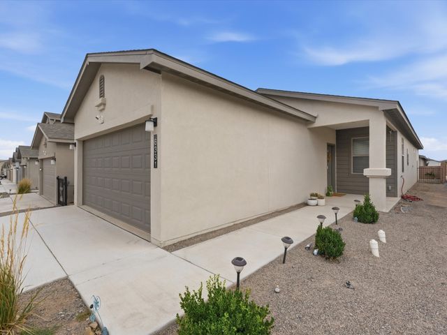 6331 Gannett Dr NE, Rio Rancho, NM 87144