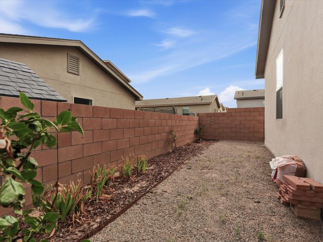 6331 Gannett Dr NE, Rio Rancho, NM 87144