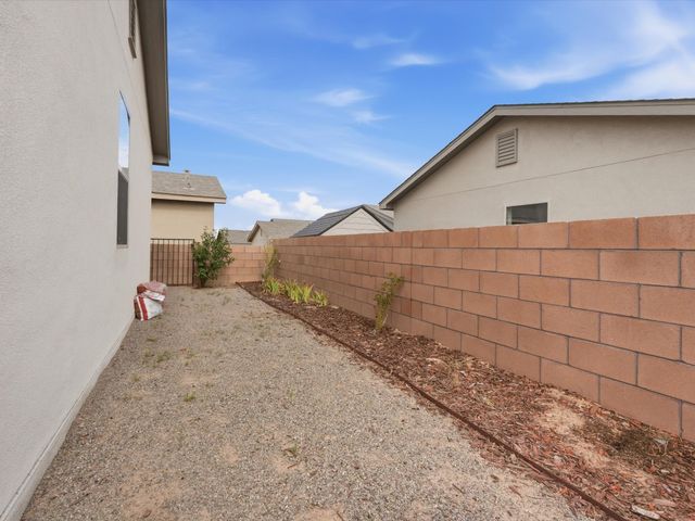 6331 Gannett Dr NE, Rio Rancho, NM 87144