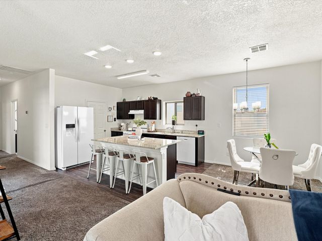 6331 Gannett Dr NE, Rio Rancho, NM 87144