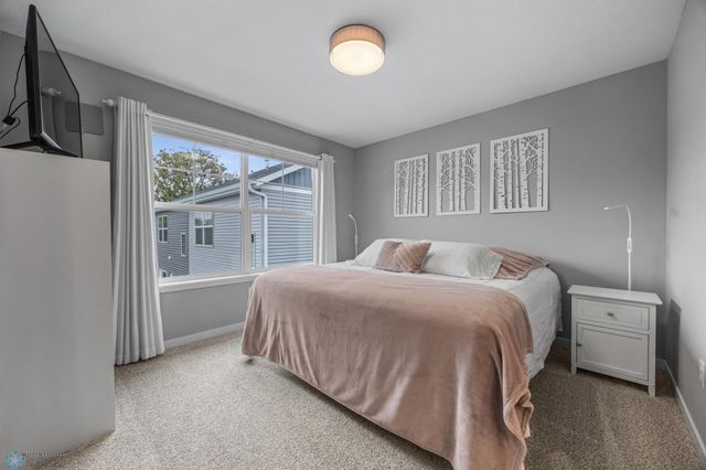 624 10th Avenue N, Fargo, ND 58102