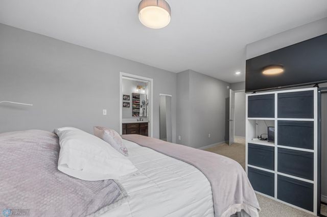 624 10th Avenue N, Fargo, ND 58102