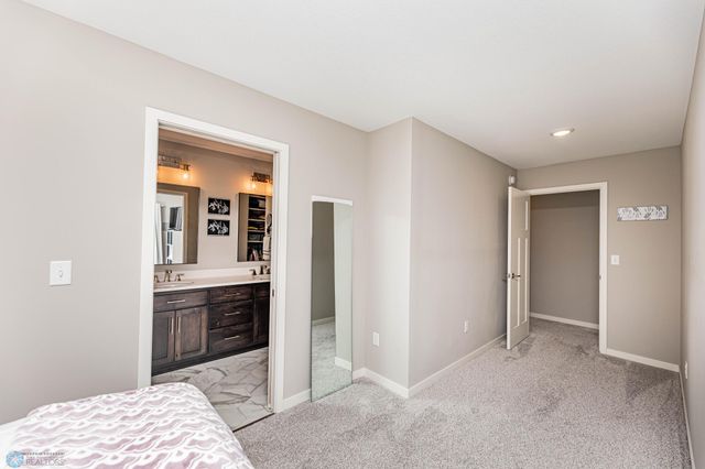 624 10th Avenue N, Fargo, ND 58102