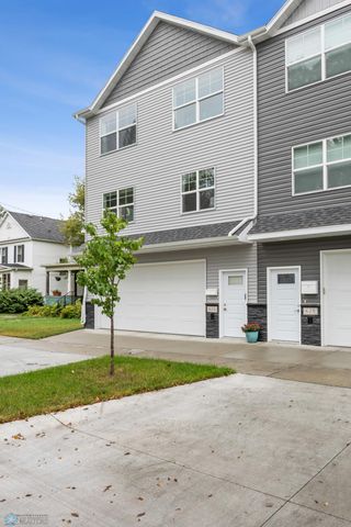 624 10th Avenue N, Fargo, ND 58102