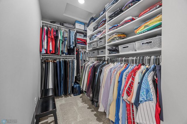 624 10th Avenue N, Fargo, ND 58102