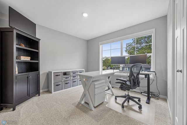 624 10th Avenue N, Fargo, ND 58102