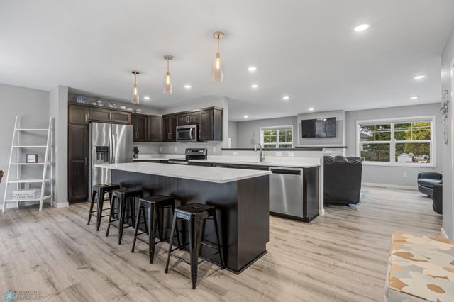 624 10th Avenue N, Fargo, ND 58102