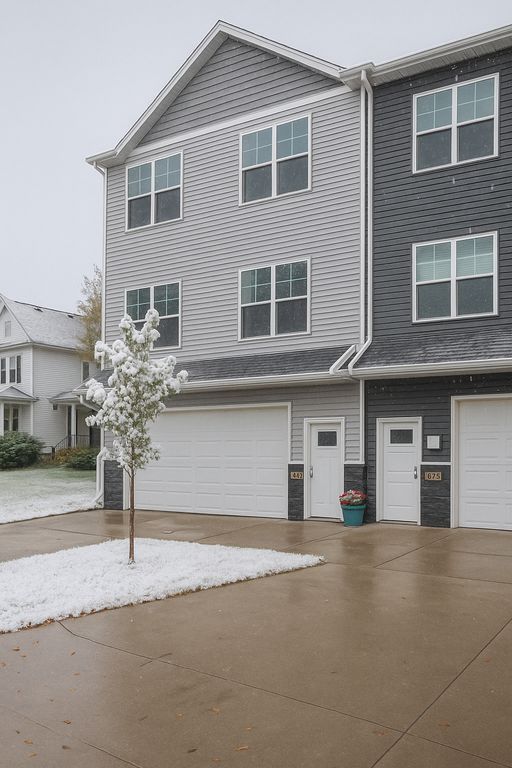 624 10th Avenue N, Fargo, ND 58102