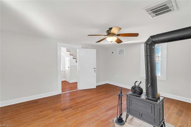 1055 Ridgefield RD, Mathews, VA 23109