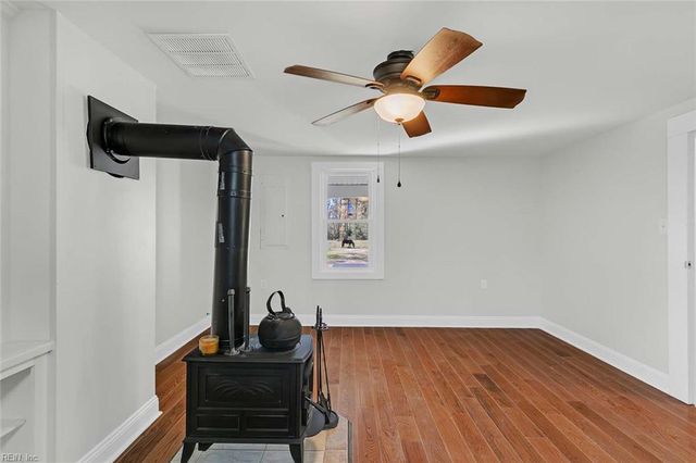 1055 Ridgefield RD, Mathews, VA 23109