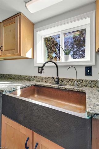 1055 Ridgefield RD, Mathews, VA 23109