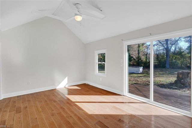 1055 Ridgefield RD, Mathews, VA 23109