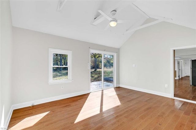 1055 Ridgefield RD, Mathews, VA 23109