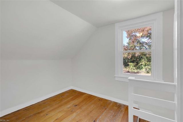 1055 Ridgefield RD, Mathews, VA 23109