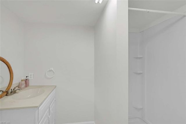 1055 Ridgefield RD, Mathews, VA 23109