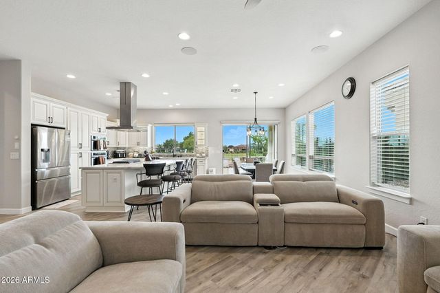 472 E BRACCIANO Avenue, Queen Creek, AZ 85140