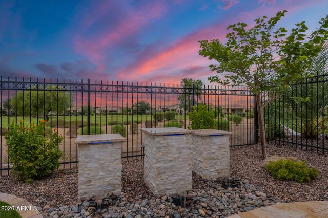 472 E BRACCIANO Avenue, Queen Creek, AZ 85140