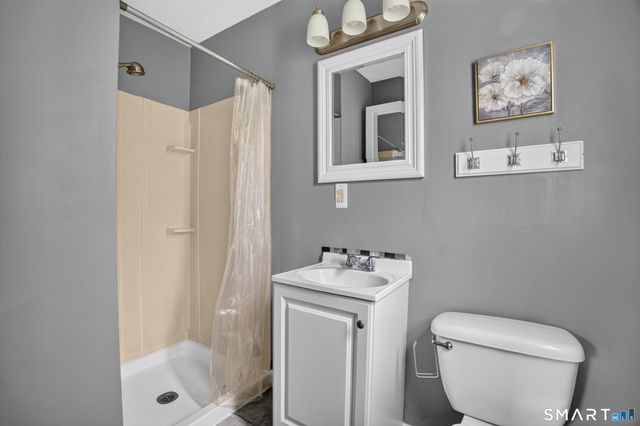 34 Columbia Road, Enfield, CT 06082
