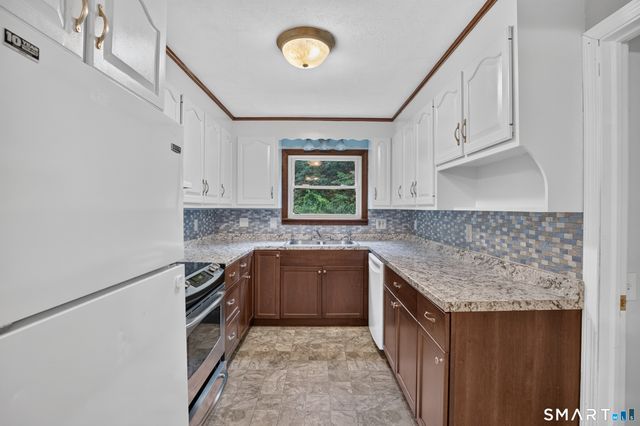 34 Columbia Road, Enfield, CT 06082