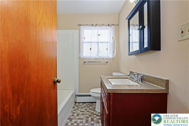 442 Avon Street, Palmer Twp, PA 18045