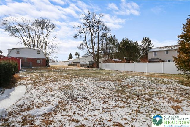 442 Avon Street, Palmer Twp, PA 18045