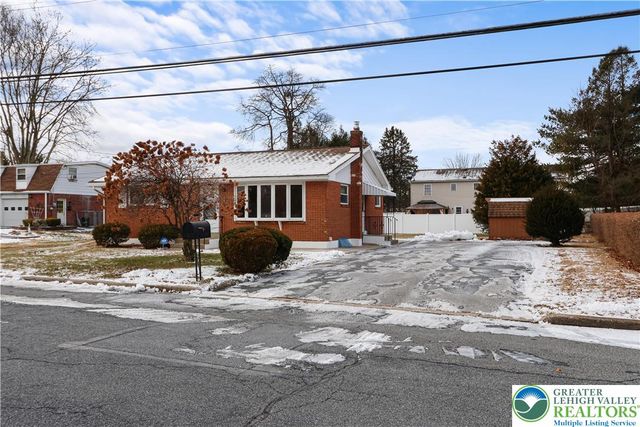 442 Avon Street, Palmer Twp, PA 18045