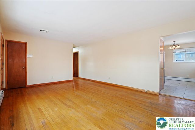 442 Avon Street, Palmer Twp, PA 18045