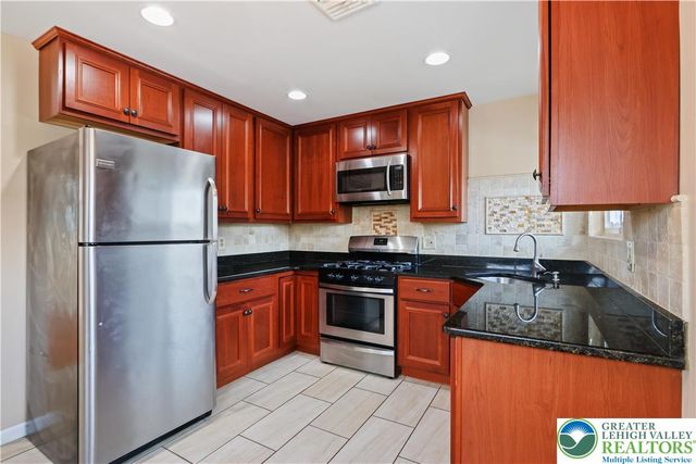 442 Avon Street, Palmer Twp, PA 18045