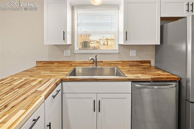 2429 Cherokee Park Place, Colorado Springs, CO 80915