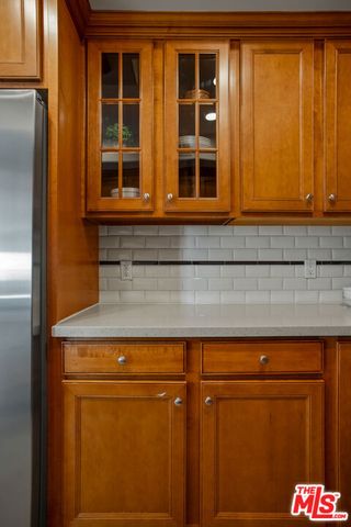 837 N Hudson Avenue 402, Los Angeles, CA 90038