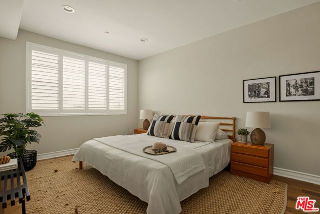 837 N Hudson Avenue 402, Los Angeles, CA 90038